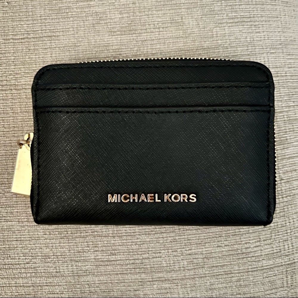 Michael Kors Jet Set Travel Medium Zip Around Card Case